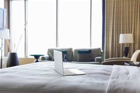 How to Get Wireless Internet Access in a Hotel