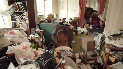 How to Help a Parent Who Has Hoarding Disorder - Hoarders911