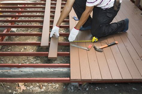 How to Hire a Contractor to Build a Deck