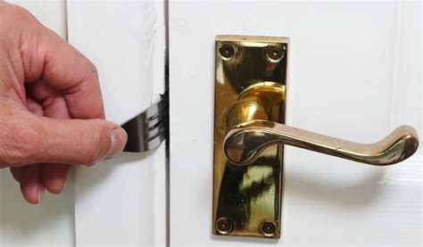 How to Jam a Door Lock? - 10 Easy Ways You Can Try