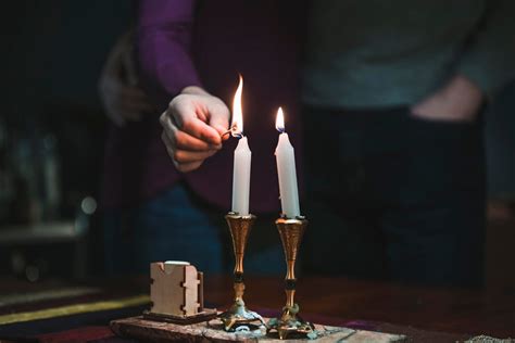 How to Light Shabbat Candles - The Candle Lighting …