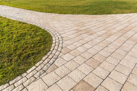 How to Make Curves With Pavers Hunker