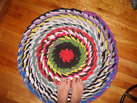 How to Make a Circular Braided Rug: 7 Steps (with …