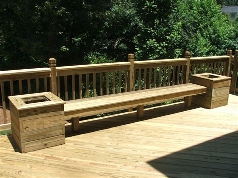 How to Make a Deck Bench Seat - This DIY Life