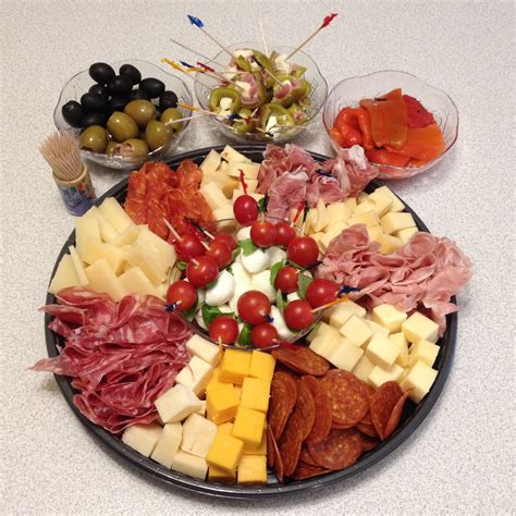 How to Make a Meat and Cheese Tray