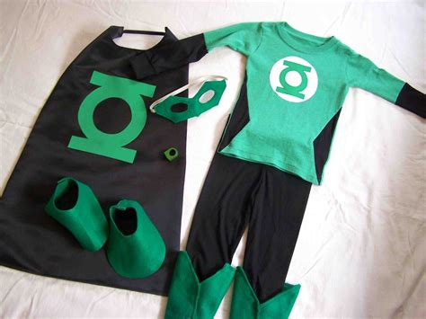 How to Make a Quick and Easy Green Lantern Costume