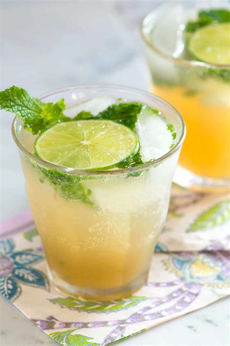 How to Mix a classic Cuban mojito cocktail « Rum :: WonderHowTo