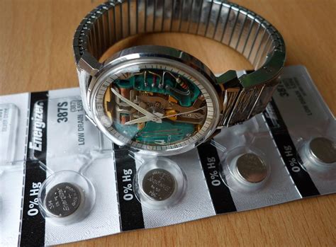 How to Open a Bulova Watch Back And Replace Battery