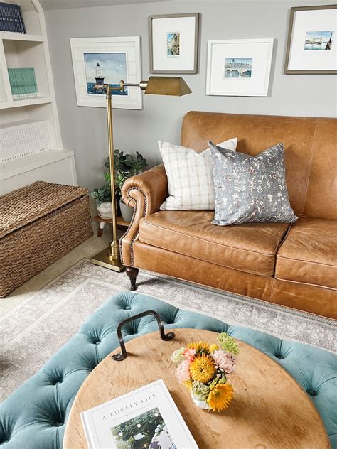 How to Pick Decorative Pillows That Go Together (5 tips on style ...