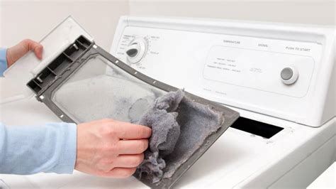 How to Remove Lint From Clothes in Washing Machine