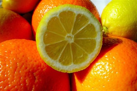 How to Remove Pith From Citrus Fruits LEAFtv