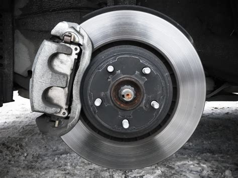 How to Replace Rotors on Cars It Still Runs