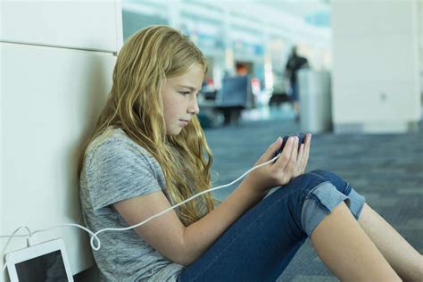 How to Safely Use Airport Charging Stations