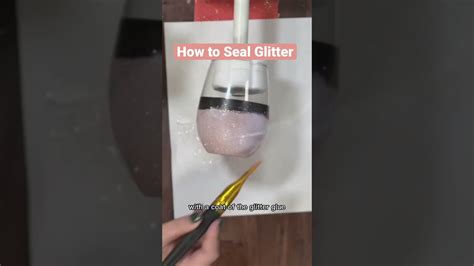 How to Seal Glitter on Fabric Using Different Glues