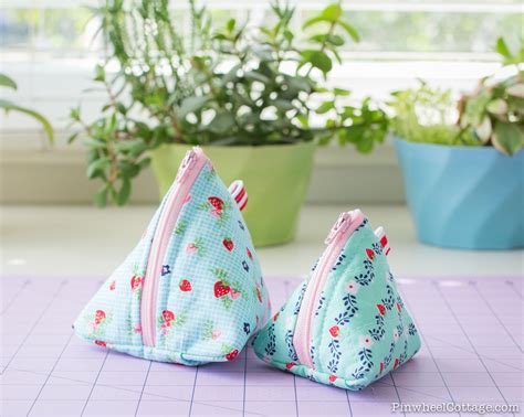 How to Sew a Triangle Zipper Bag Pyramid Pouch Sewing Tutorial
