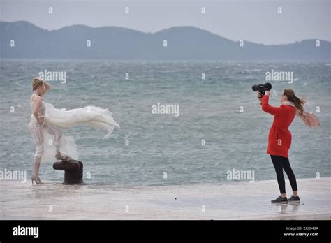 How to Shoot Photos in Strong Wind