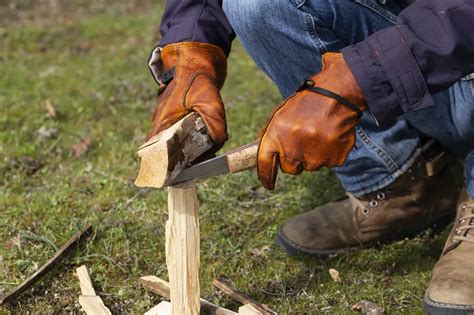 How to Split Wood Without An Axe - Em OffGrid