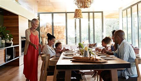 How to Throw an Easy and Elegant Dinner Party