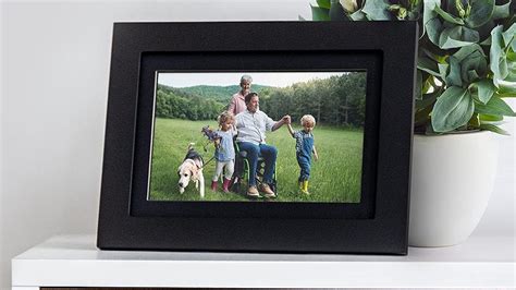 How to Transfer Photos to a Digital Picture Frame