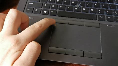 How to Unlock the Touchpad on an HP Laptop