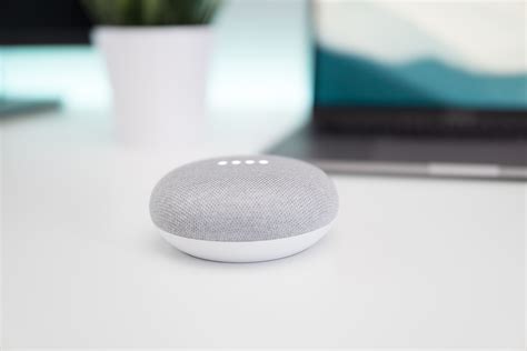 How to Use Google Assistant From Your Lock Screen
