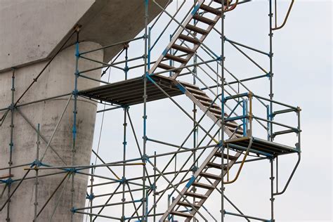 How to Use Scaffolding on a Slope - Sunset Ladder & Scaffold Blog