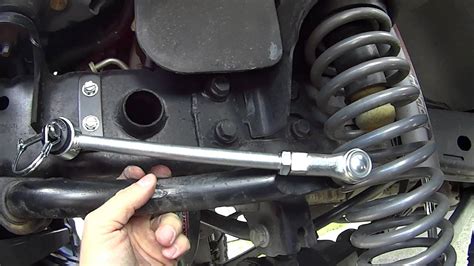 How to Use a Jeep Sway Bar Quick Disconnect - ExtremeTerrain.com