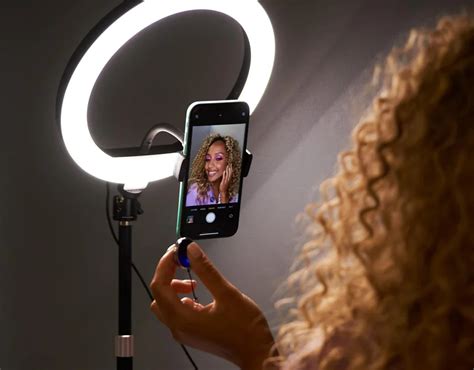 How to Use a Selfie Light