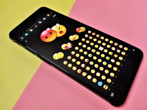 How to Use the Emoji Keyboard for Galaxy Phones