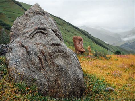 How to Visit the Giant Head Sculptures in Sno, …