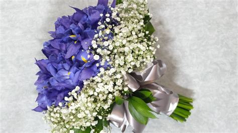 How to arrange bridal bouquet with blue irises. - YouTube