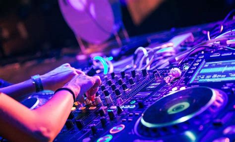 How to become a dj. Hi Quartz Africa readers! [insertSponsor] Hi Quartz Africa readers! [insertSponsor] “Data is as essential as food‚ shelter and clothing.” This is a quote from South African DJ Thab... 