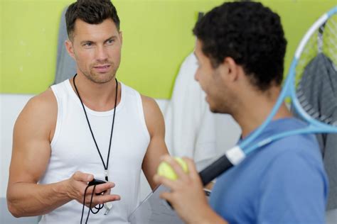 How to become a sports psychologist. Becoming a sports psychologist could be exciting for many psychology students, and it may be a good career choice for those with a strong interest in sports and physical activity. The American Psychological Association (APA) describes sports psychology as a "hot career," suggesting that those working in university athletic … 