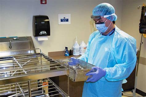 How to become a sterile processing technician. As of 2022, Sterile Processing Technicians in Georgia earn an average annual wage of $38,630. The lower 10% of earners in this field make around $26,920, while the upper 10% can earn $54,020 or more. This places the mean annual salary for technicians in Georgia above the 2019 figures but still below the national average of $41,480. 