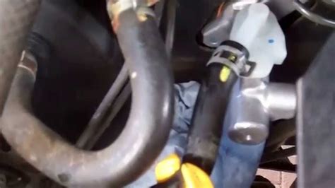 How to change TOYOTA HILUX Master Cylinder - step-by-step …