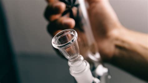 How to clean Bong stem.? - Grasscity