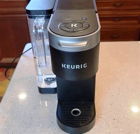 How to clean keurig k supreme. Jul 27, 2023 · Instructions: Remove any water filter and fill the reservoir with either 16 ounces of white vinegar or Keurig Descaling Solution followed by 16 ounces of water. Place a mug on the drip tray and ... 