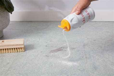 How to clean linoleum floors. 