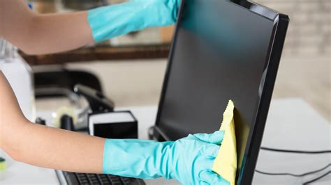 How to clean pc. Hiring a cleaning person to help with your home can be a great way to free up your time and keep your home clean and tidy. However, it’s important to make sure you find the right p... 