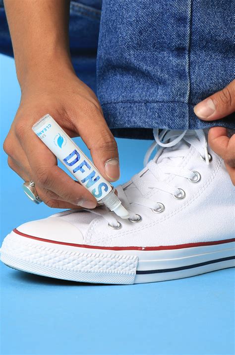 How to clean your shoelaces – DFNS UK