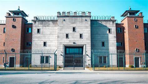 How to contact an inmate in prison