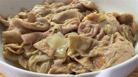 How to cook aunt bessie's chitterlings. Ingredients. Chitterlings: Meticulously cleaned chitterlings serve as the culinary canvas for this recipe. Chitterlings, also known as chitlins, are thoroughly cleaned pig intestines, providing a unique and traditional base for this dish. All-Purpose Flour: All-purpose flour, the culinary alchemist's powder, acts as a thickening agent. 