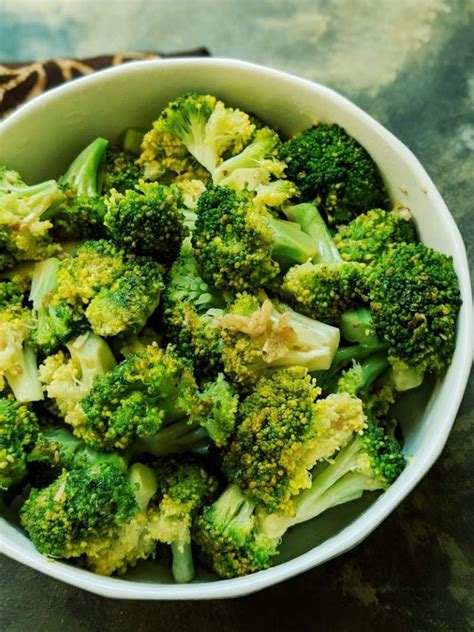 How to cook broccoli in microwave