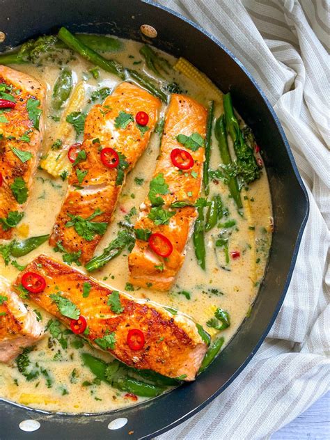 How to cook salmon in coconut milk