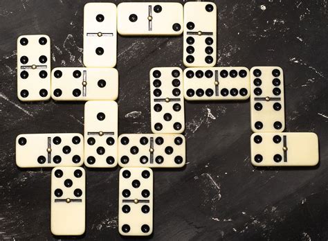 How to count points in dominoes