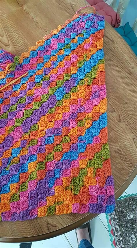 How to crochet a rectangle using the corner to corner (c2c) stitch