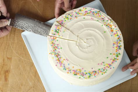 How to cut cake like a pro - The Washington Post