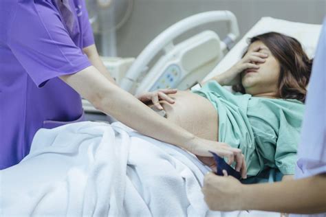 How to dilate faster during labor: Safe methods - Medical News Today