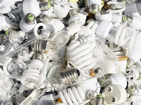 How to dispose of light globes. If you’re looking to dispose of your old halogen bulb, simply throw it away in your household garbage bin. It presents no danger to the environment or yourself to do so. Photo by... 