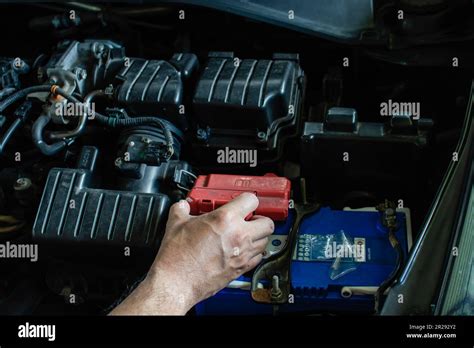 How to do engine maintenance